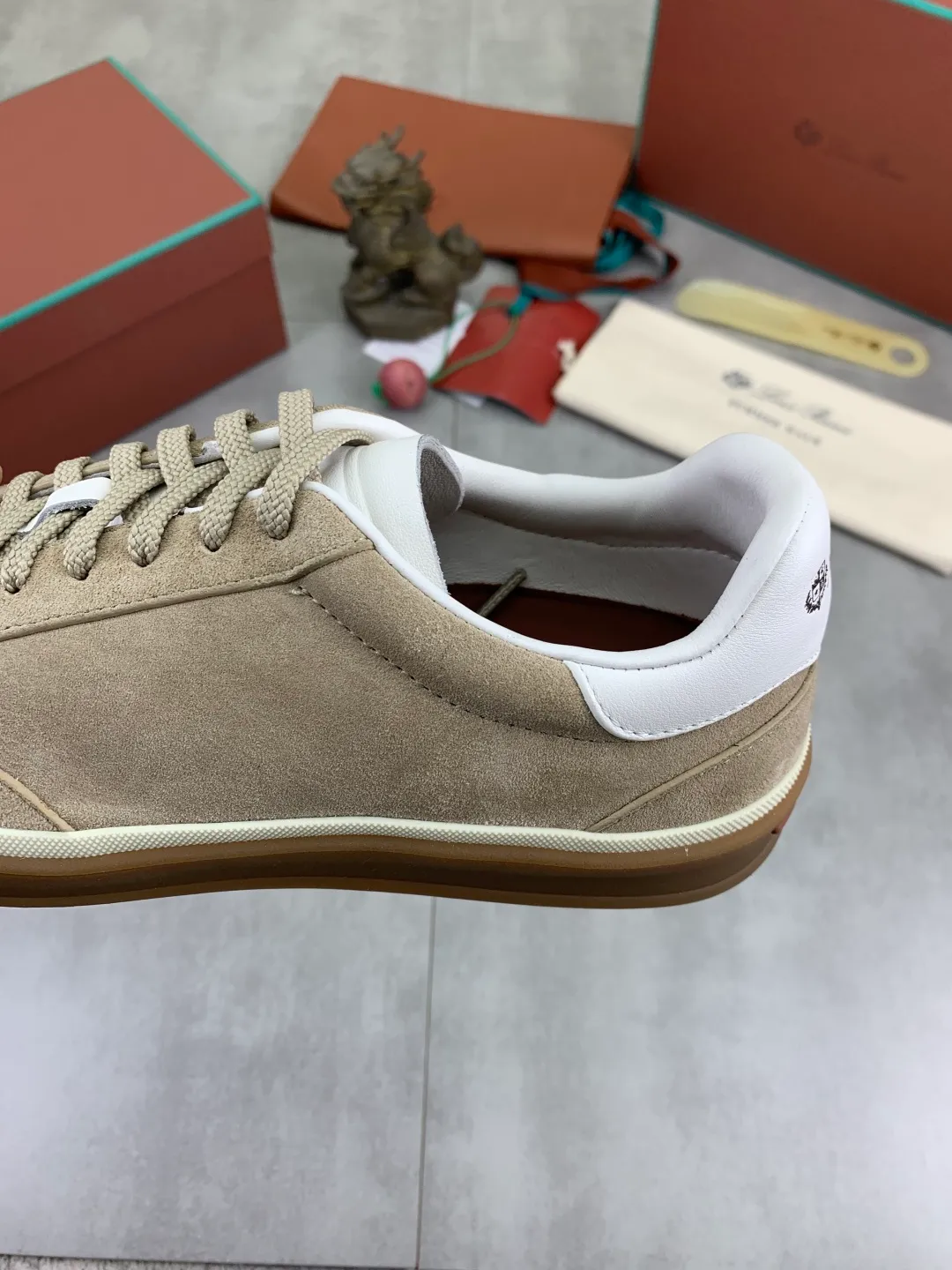 Men's men's shoes 💰P580 New model 💰 The latest casual shoes Loro Piana 💯 Top grade 💯 Buy the original copy 💯 Founded the existing Loro Piana company on April 24, 1924. It is the sixth generation of family operation, providing the best quality products to customers who are discerning about taste and quality. Imported original fly woven fabric with cowhide fabric, plain calfskin lining, hand-stitched thread with cowhide feet, original packaging, high-end outsole, size: 38-45 (customized for 46), 8️⃣ colors available